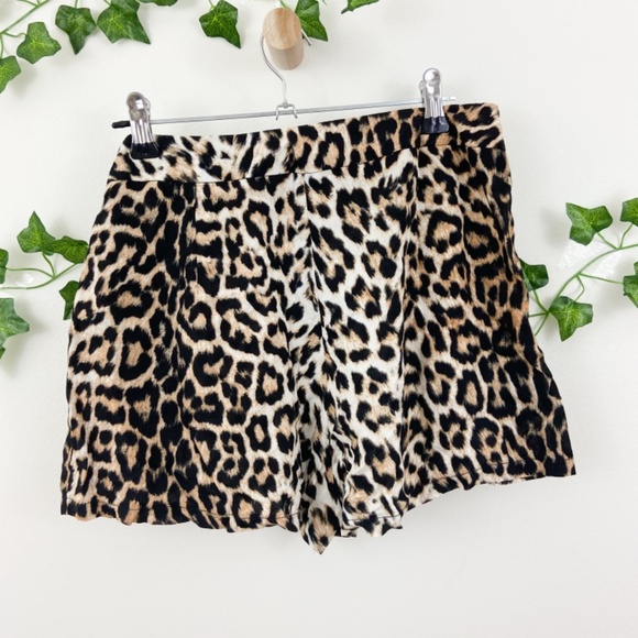 LF Seek The Label high rise cheetah print shorts M - Picture 2 of 8
